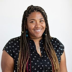 Meet your Posher, Ana